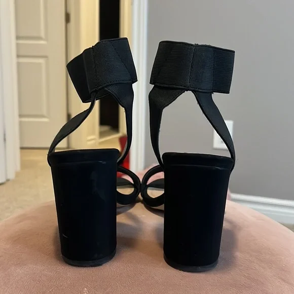 Black Spring Shoes - Picture 3 of 8